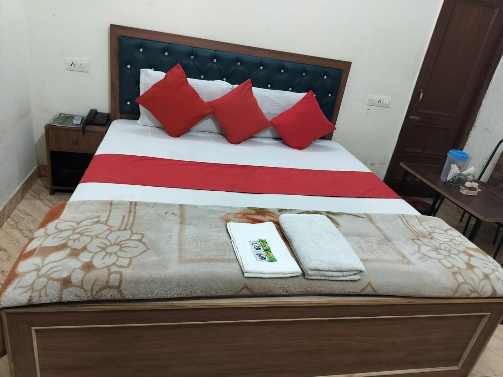 Hotel Holiday Inn Paradise Chandigarh Bagian luar foto
