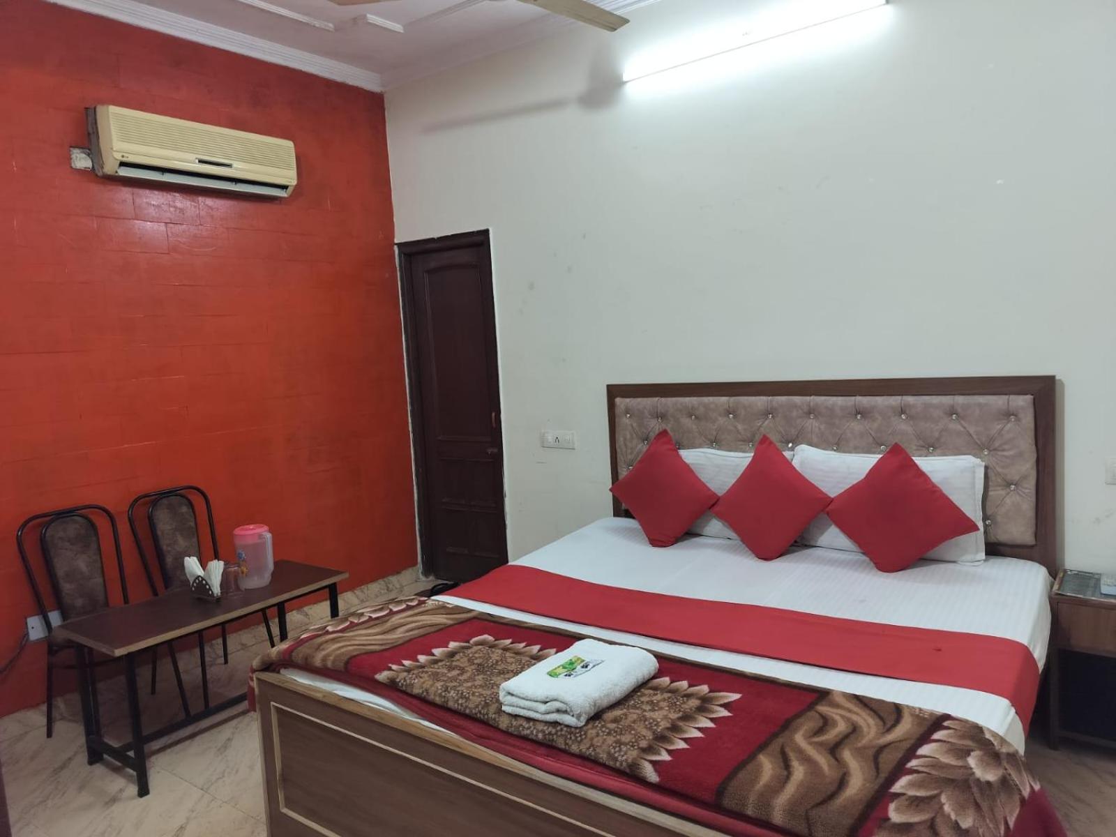 Hotel Holiday Inn Paradise Chandigarh Bagian luar foto