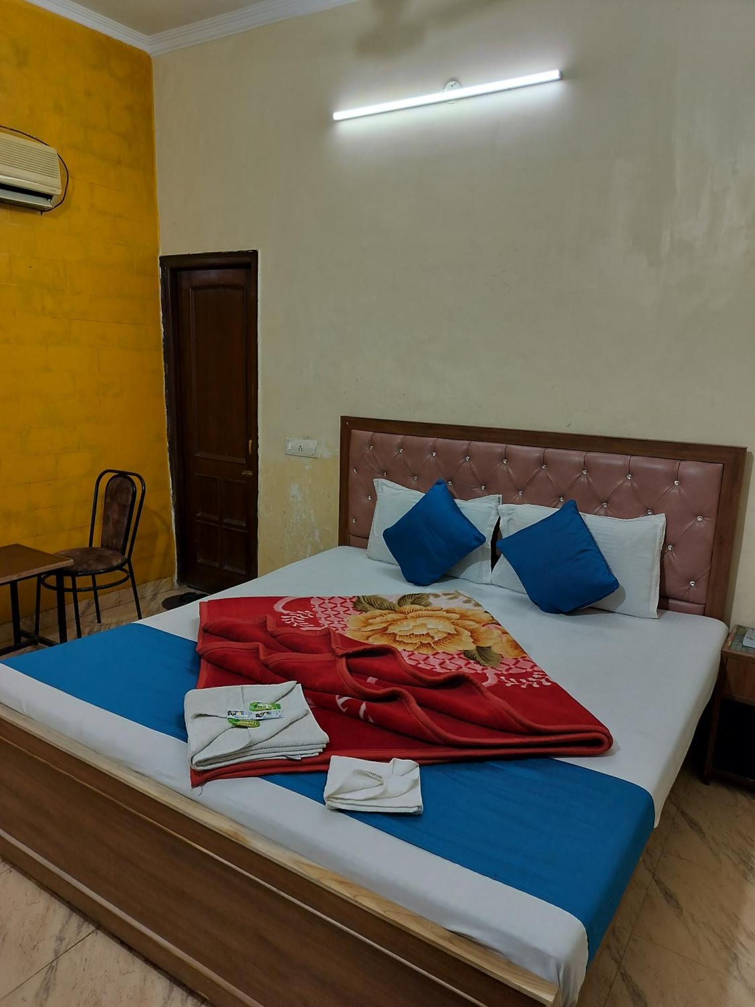 Hotel Holiday Inn Paradise Chandigarh Bagian luar foto