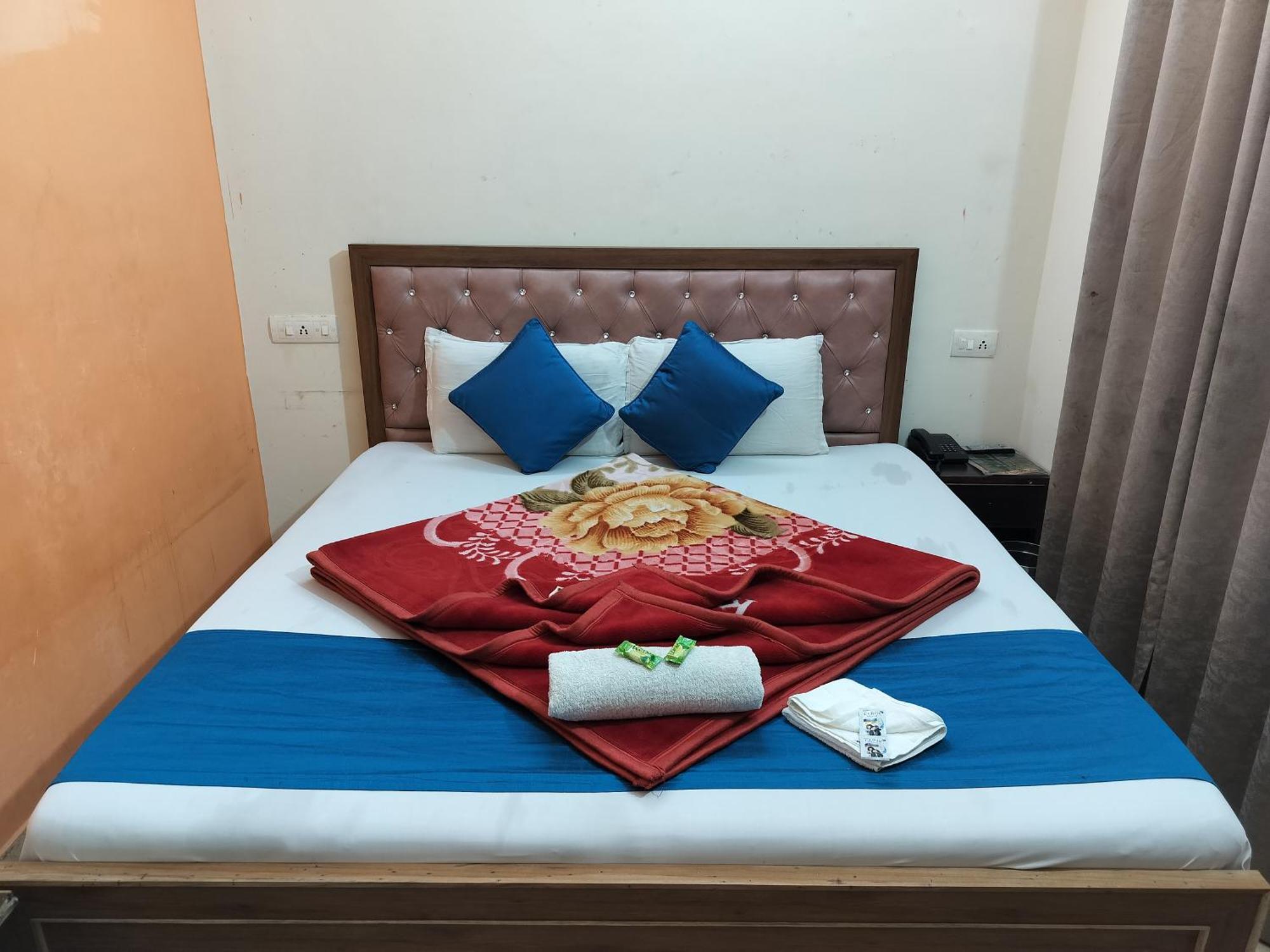 Hotel Holiday Inn Paradise Chandigarh Bagian luar foto