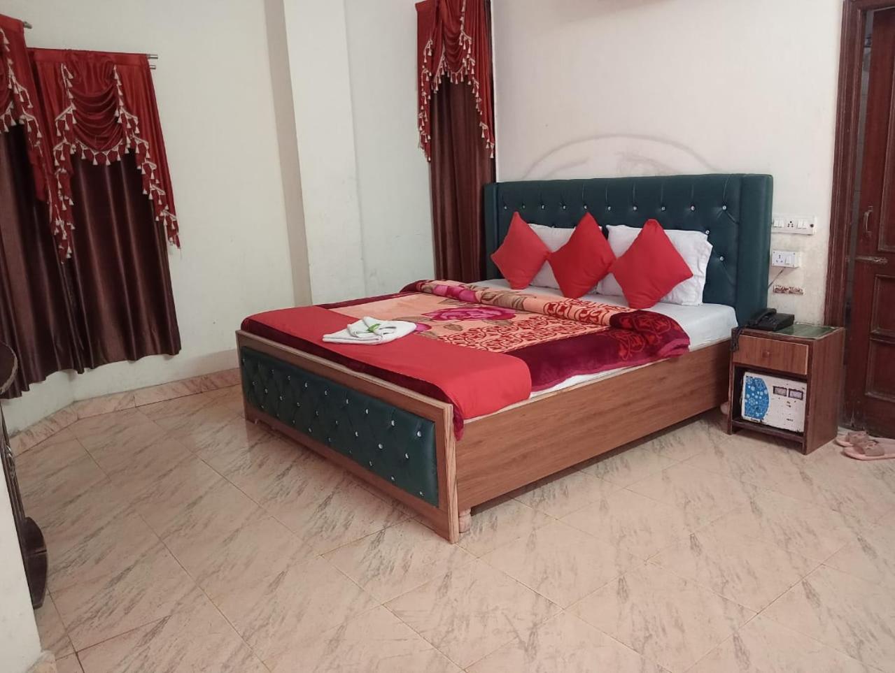 Hotel Holiday Inn Paradise Chandigarh Bagian luar foto